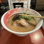 麺富 天洋 - ラーメン(850円、斜め上から)