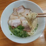 麺謹製3L's - 麺のリフトアップ