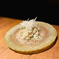 和牛とタン 焼肉 とみ 新橋本店 - センマイ刺し