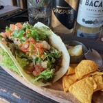 DES TACO JOHNSON - 顔面サイズの大きなtacos 500円