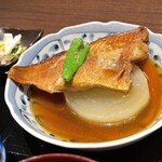 プライベート個室×旬菜居酒屋　魚々ろ - 赤魚のお煮付け 大根もおいしい