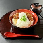 うなぎ処 萬鰻亭 - うなとろ丼