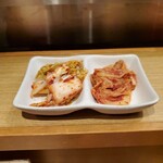 焼肉 肉食 - 熟成キムチ