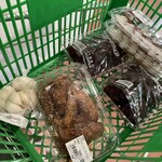 ええじゃん尾道 - レアに仕上げられた地物のタコ刺が400円。