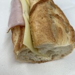 ル・グルニエ・ア・パン - ジャンボンフロマージュ　680円