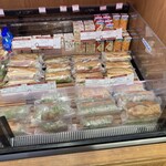 ル・グルニエ・ア・パン - カスクート（バゲットサンド）勢ぞろい