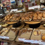 ル・グルニエ・ア・パン - クロワッサンやデニッシュも美味しい
