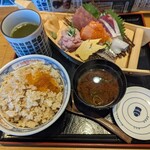 鮨・酒・肴 杉玉 - 舟盛り丼¥990-