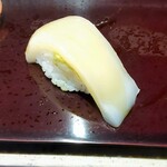大和寿司 - イカ。ちょっと独特なフォルム
