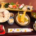 馬肉・活魚・四季旬感 三本松 - 相変わらず1000円のクオリティを凌駕している天ぷら刺身定食