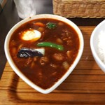 スープカレー屋 鴻 - 黒スープ・ビーフ(120ｇ)3倍  1,300円 ♪