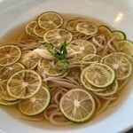 蕎麦 阿き津 - 真上から見る。