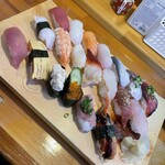 魚屋直営すし食堂 魚まる - 
