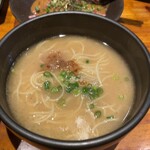 Menya Ono Shokudou - ラーメンはやや小ぶりの器です。