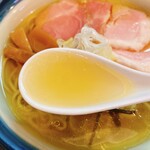 Ramen Kanade - スープは澄んでます。清湯ですね。