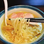 Ramen Kanade - 麺のアップ