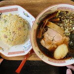 Doragon Shokudou - ブラックラーメン＋半チャーハンセット