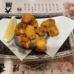 大漁 - 【タコ唐揚げ630円】税込★★★★☆ CP3.4
            コレは、旨いですね。揚げ物ですが、カロリーを気にしない人は是非。
            サクッとした衣の旨味とタコのしっかりとした優しい旨味が、お酒には合います❤️