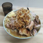 ラーメン 工藤 - 二郎系インスパイアラーメン「ラーメン工藤」さんの豚増しラーメン。