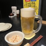 Kyuushuudamashii - 生ビールで乾杯なり♪お通しはレンコンの明太マヨ和えでした。