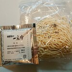 函館麺や 一文字 - 麺/スープ
