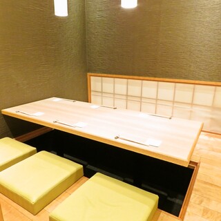 少し広めの掘りごたつ個室/6名様/隣接する部屋の無い完全個室もあります