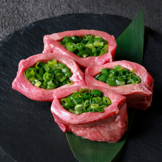 「厚切りネギタン」と「焼きしゃぶとろけるサーロイン」は必食！