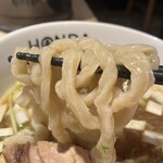 本田麺業 - 麺のリフトアップ