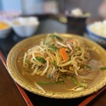 日進第一 - 牛焼肉定食　ほぼもやし炒め