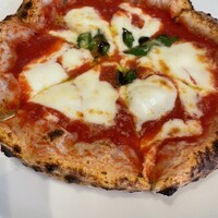 トラットリア イル レガーロ - 500度で焼き上げるそうです