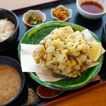 丸ごとしめじの天ぷら