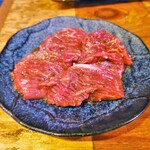 Yokohama Taishuu Yakiniku Motsunikushouten - 牛ハラミ (おかわり)