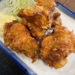 徳田酒店 - 大きな唐揚げ