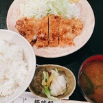 豚珍館 - カツ定食880円（ランチ）