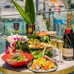 CE LA VI RESTAURANT & SKY BAR - 