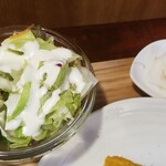 キッチン ブルー グローブ - サラダ、お新香のアップ