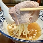 貪瞋癡 - チャーシューが熱で色が変わって、これも美味しい。