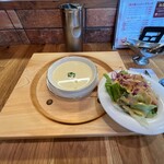 グリルK - 前菜のスープ＆サラダ