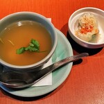 O-Rudo Tairando - セットのスープと生春巻き