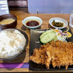 Hikari Shokudou - とんかつ定食1100円＋ご飯大盛180円