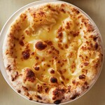 カフェ・スコーラ - はちみつとチーズのピザ