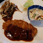 Ichi fuku - 令和5年7月 ランチタイム
                      日替わり定食 850円
                      洋風デミグラスとんかつ、牛肉和風しょうゆ炒め、こんにゃく白あえ、ライス、みそ汁、アイスコーヒー