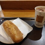 スターバックスコーヒー - ハム＆マリボーチーズとカフェモカ