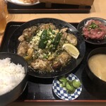 花いち - 牡蠣のバターソテー定食　まぐろのたたき付き