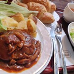 るぽ - 煮込みハンバーグもデミグラスソースで美味しくいただけます♪トマトソースと選べます！！