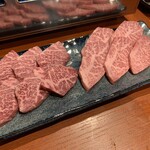 焼肉だるま - 左：カイノミ１１８０円　右：トモサンカク１０８０円