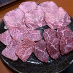 焼肉だるま - 上：上タン　右：サガリ　左：イチボ（和牛お任せ５点盛）