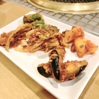 みやび 六本木店 - キムチ盛り合わせ