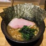 211174248 - ラーメン800円麺硬め。海苔増し100円。