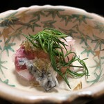 よし町 - アップするとこんな感じ。身皮の部分もついてるよ。タレの行者ニンニク醤油マジ良かった。倍量欲しい。そして米にかけて食いてえw